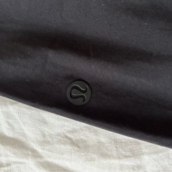 Lululemon wanderer culottes black size 4 - Picture 6 of 6